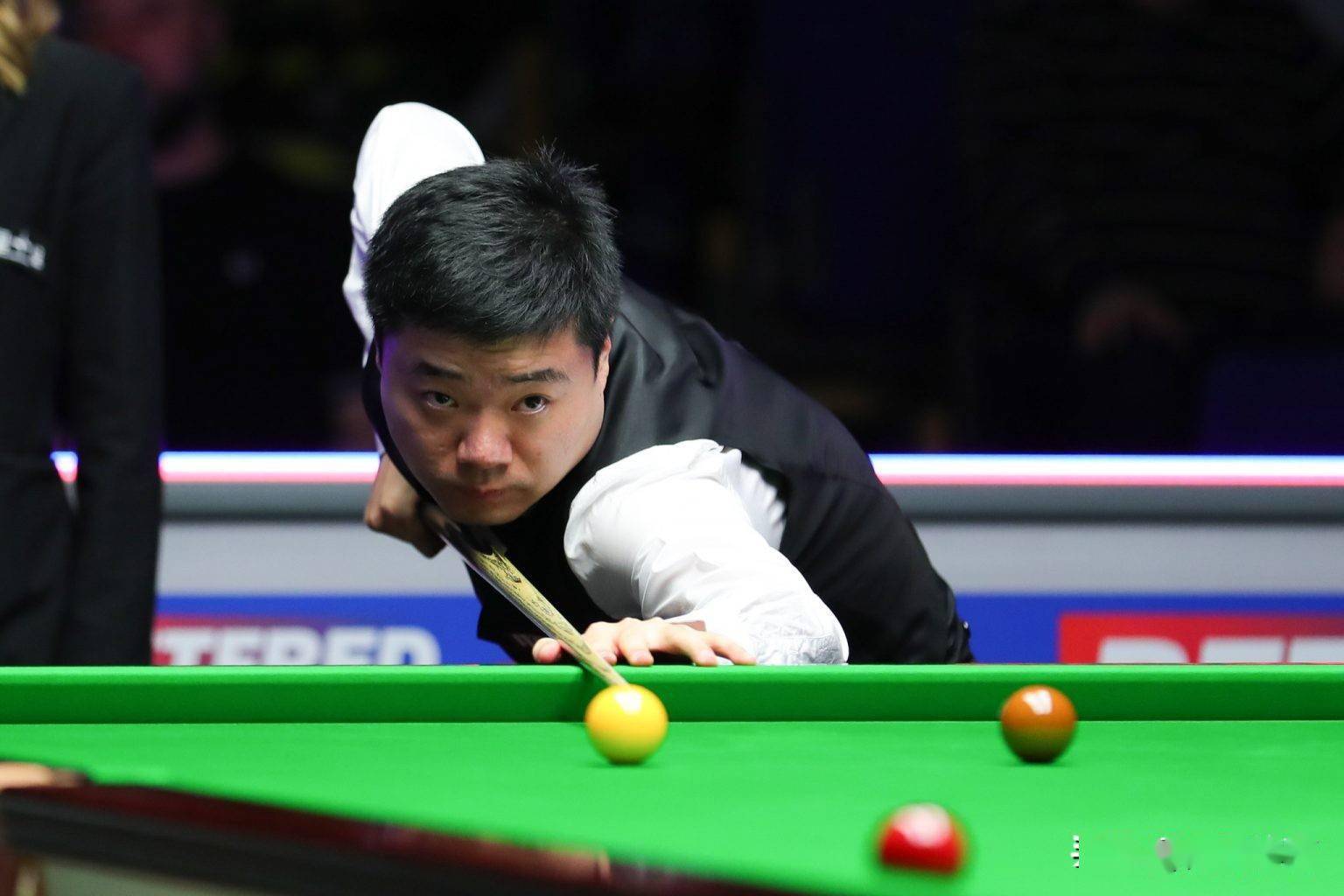 议较大的球 议较大的球