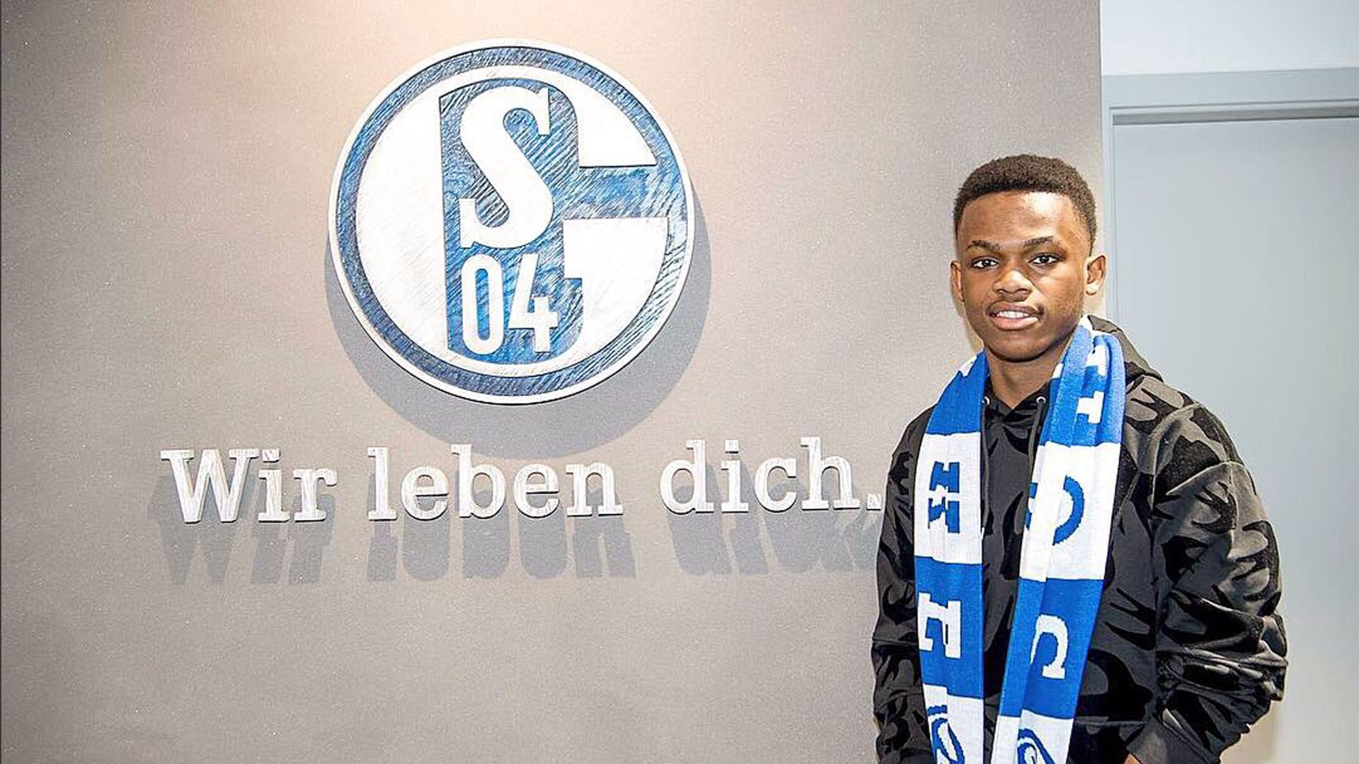 友谊赛中 友谊赛中