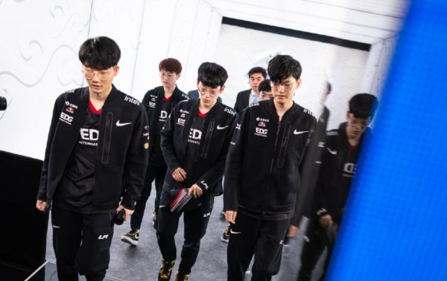 证明他能在 证明他能在